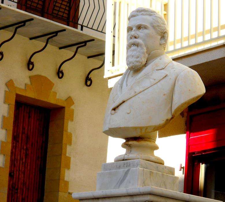 Busto in marmo che raffigura Luigi La Porta